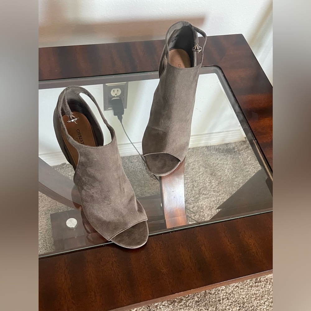 Christian Siriano- Women’s Open-Toe Suede Peep-Toe Slingback Heels - Gray - Picture 3 of 11